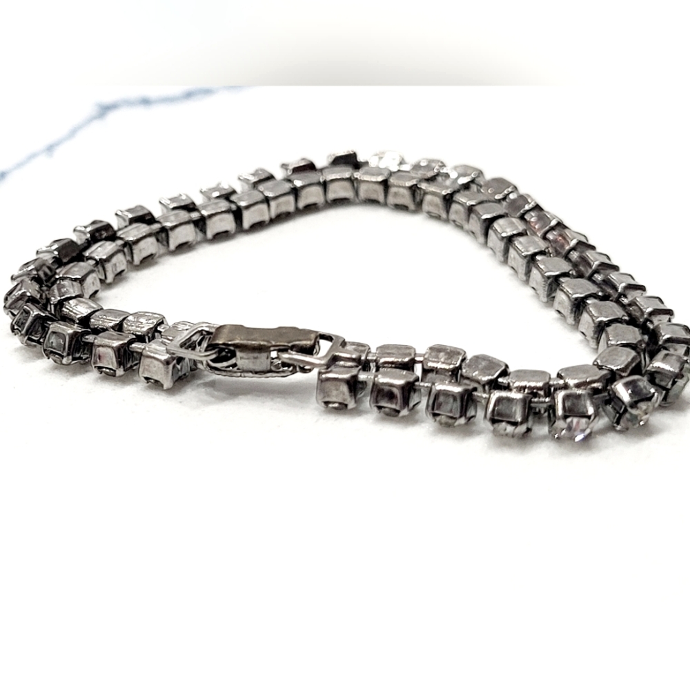VINTAGE Double rhinestone chain link tennis bracelet, 7" - Picture 15 of 16